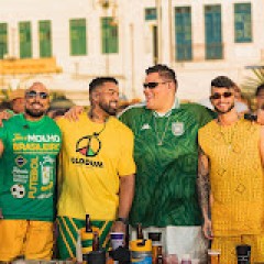 Grupo Menos É Mais, Simone Mendes