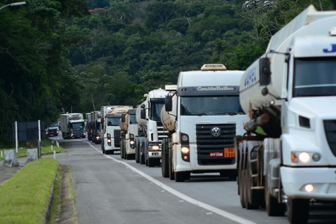 Senado aprova PEC sobre locais de descanso de motoristas profissionais
